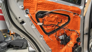 Geluidsisolatie van autodeuren