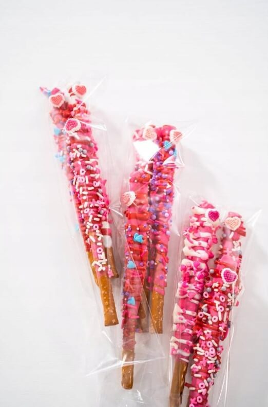 Cellofaanfolie 50x70cm 50 vellen voor cadeauverpakking rol megamix.nl