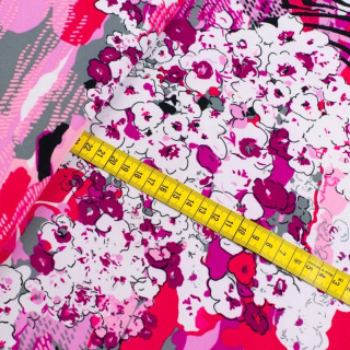 Stof Jersey ITY roze bloemen gebreide stof 0,5m