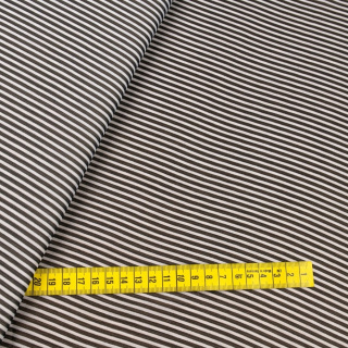 Stof chiffon zwart glad strepen patroon 0,5m