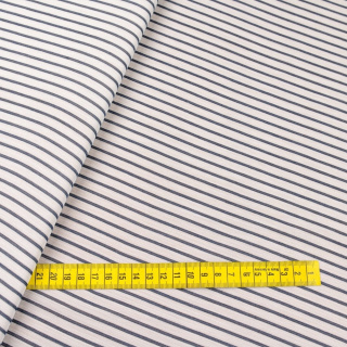 Chiffon stof wit glad strepen patroon 0,5m