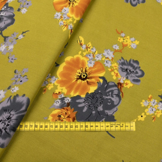 Stof van mosterdkleurige viscose bloemen 100% viscose 0,5m