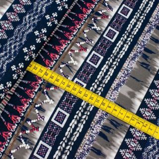 Viscose stof gebreid marineblauw zacht patroon 0,5m